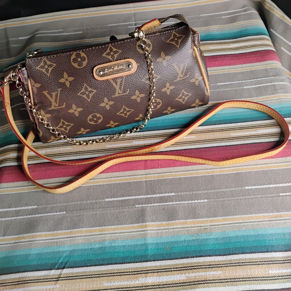Louis Vuitton Brown Monogram Clutch - Picture 13 of 16